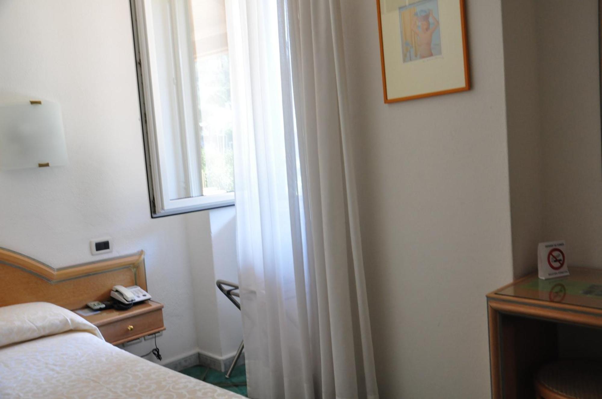 Hotel La Marticana Ίσκια Δωμάτιο φωτογραφία